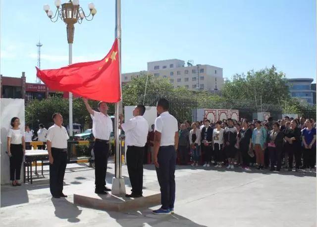 沙漠前行